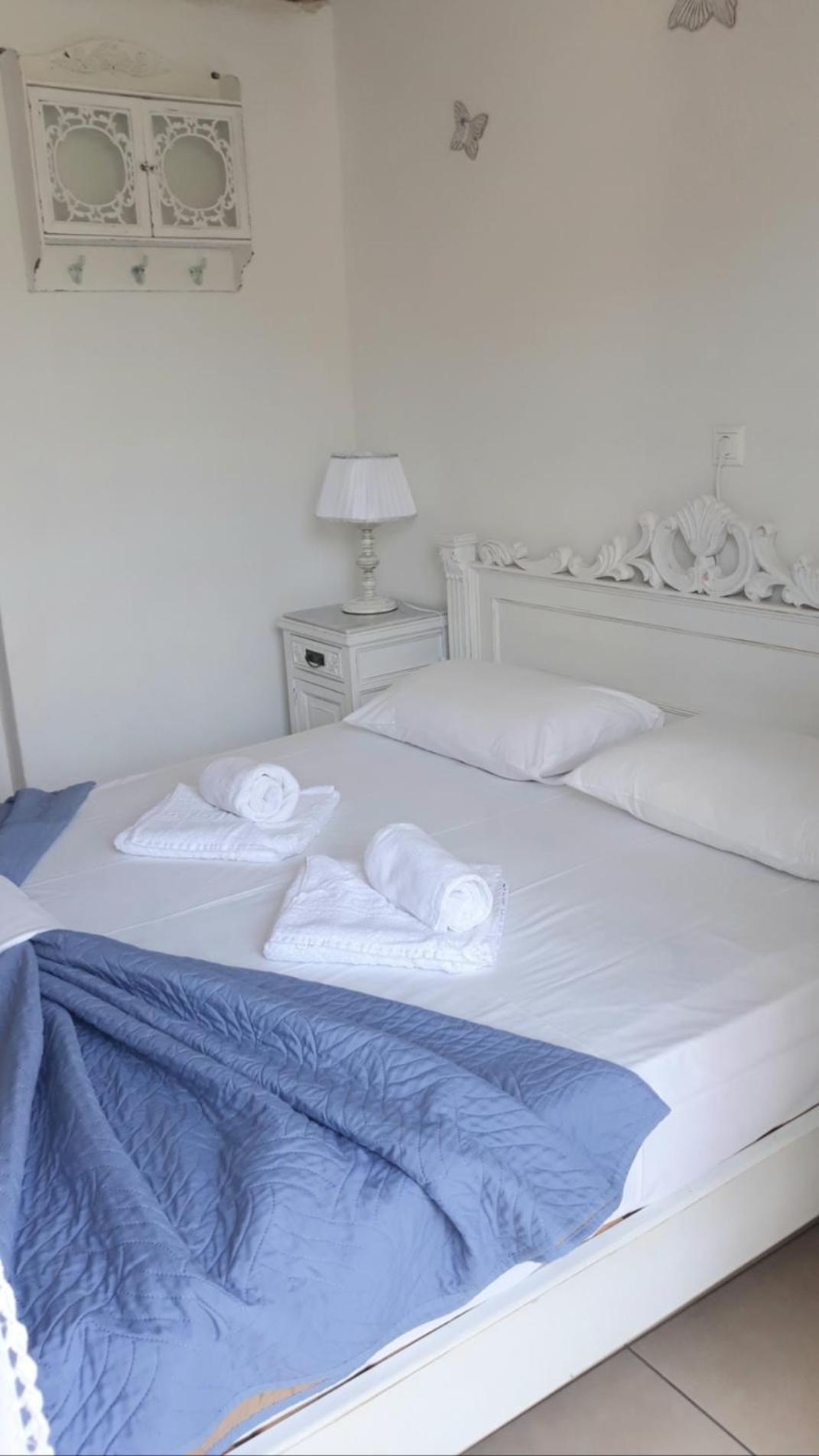 Christos Rooms Palaiochora Bilik gambar