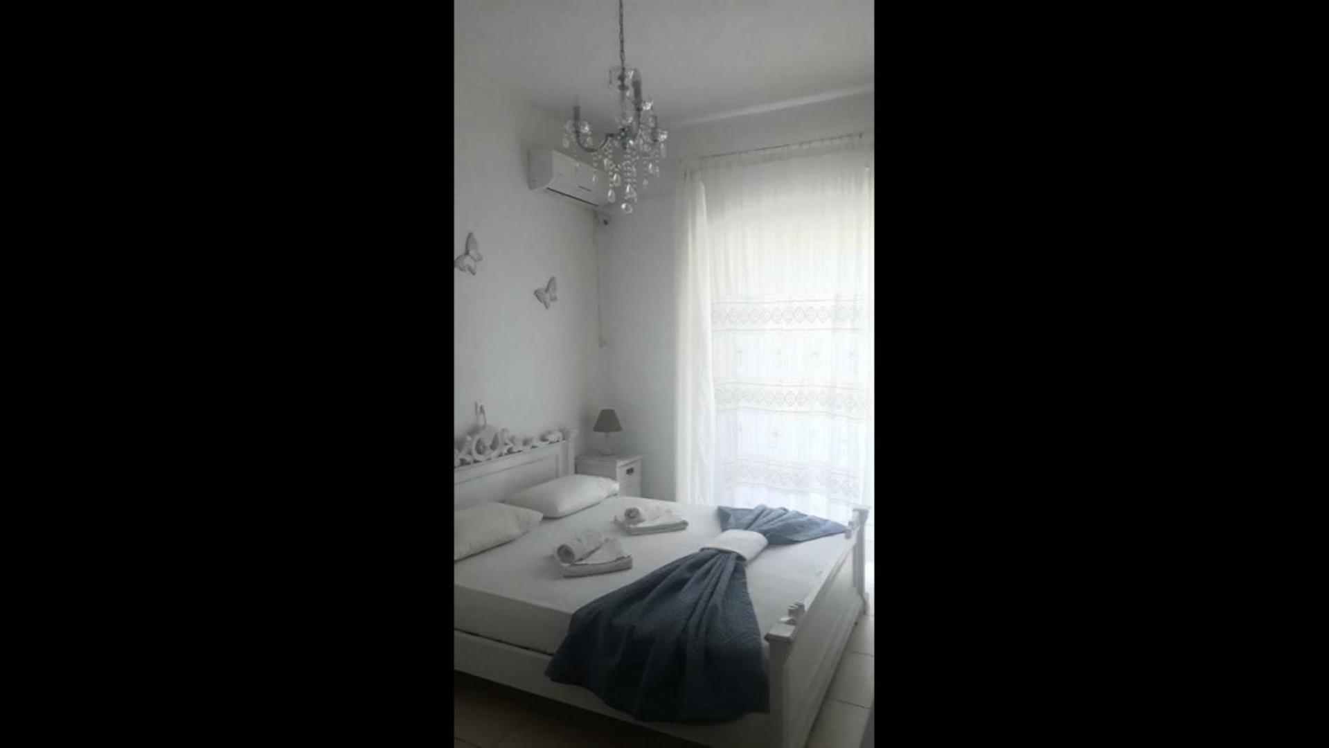 Christos Rooms Palaiochora Bilik gambar