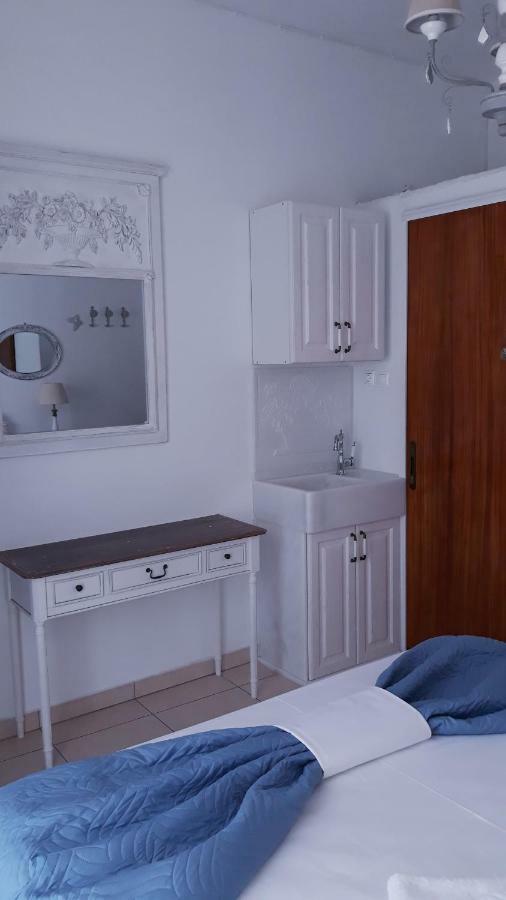 Christos Rooms Palaiochora Luaran gambar